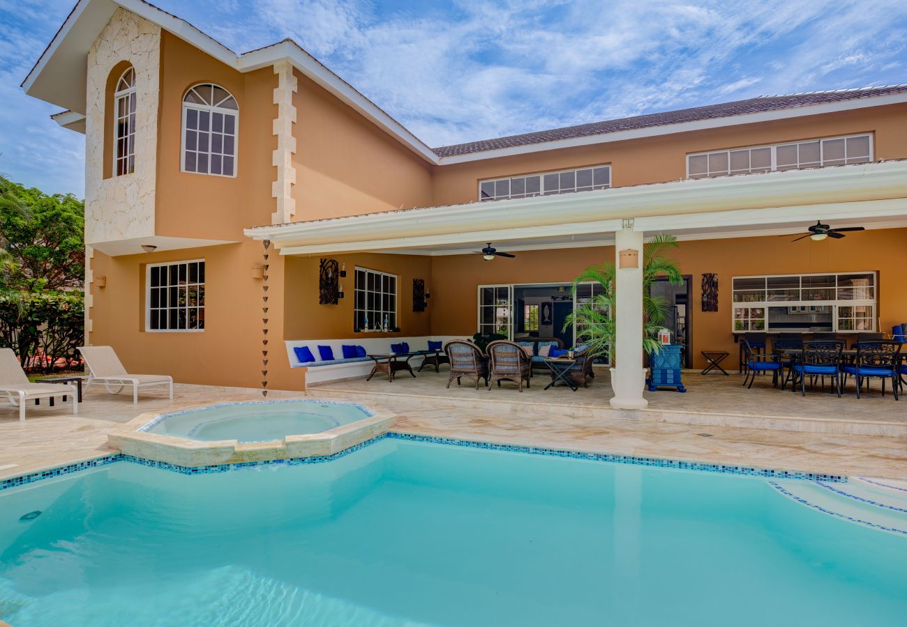 Villa in Punta Cana - Tortuga C33 - Exquisite Folf View Villa 