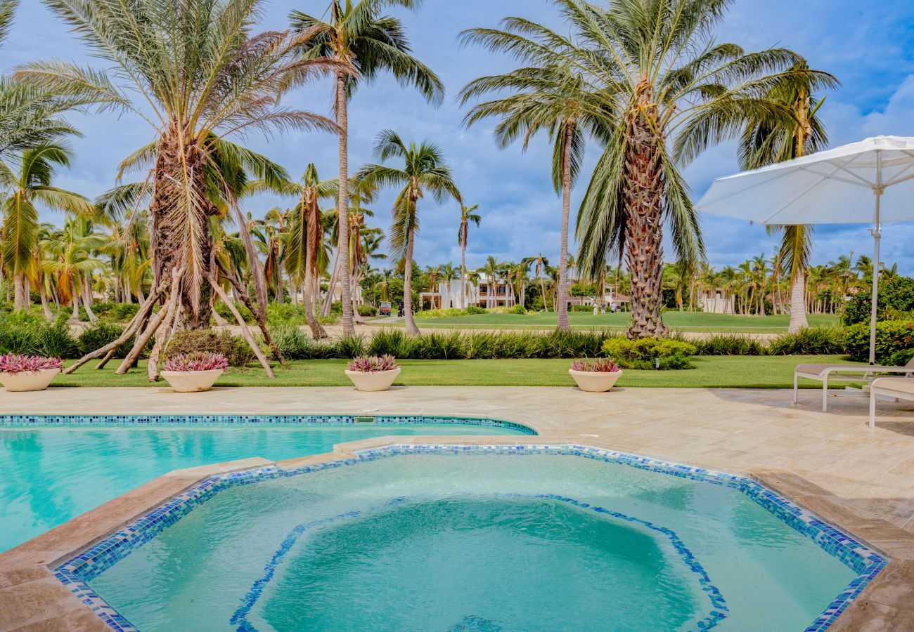 Villa in Punta Cana - Tortuga C33 - Exquisite Folf View Villa 