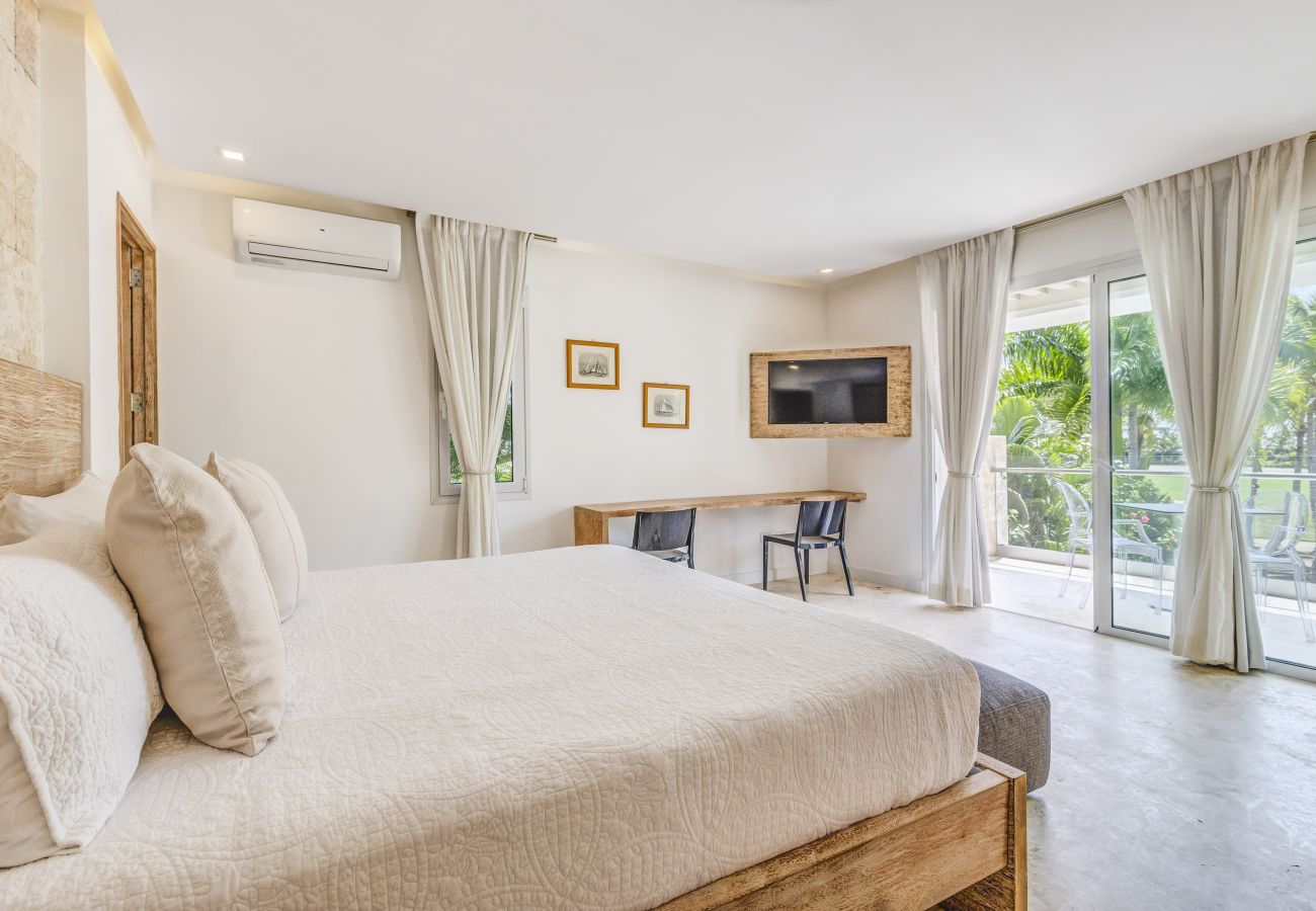 Villa in Punta Cana - Tortuga B19 - Beautiful Golf & Ocean View Villa 