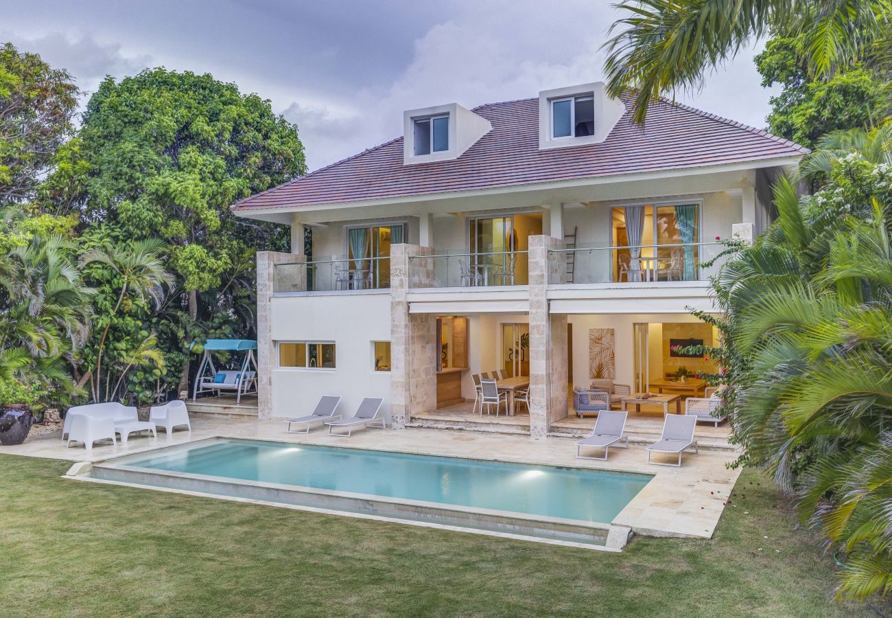 Villa in Punta Cana - Tortuga B19 - Beautiful Golf & Ocean View Villa 