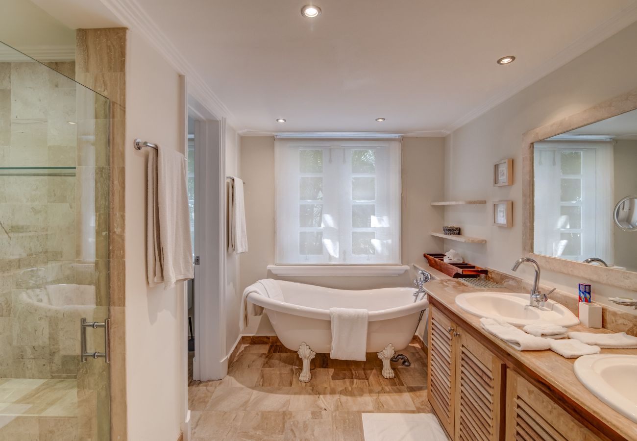 Villa in Punta Cana - Tortuga B28 Beautiful Golf & Sea View Villa 