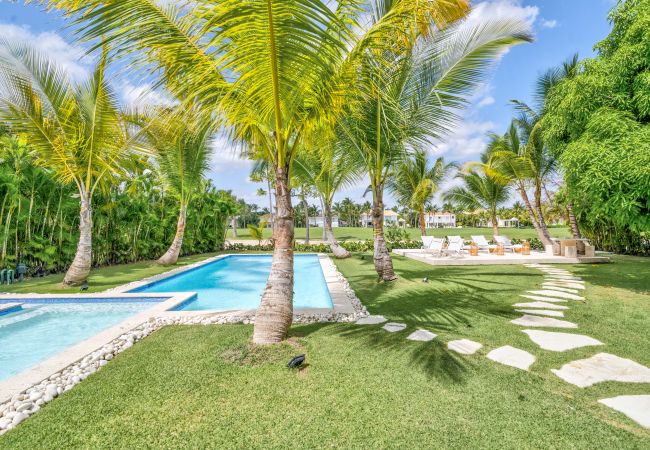 Villa/Dettached house in Punta Cana - Tortuga C41 - Colonial - Style Villa With Golf View