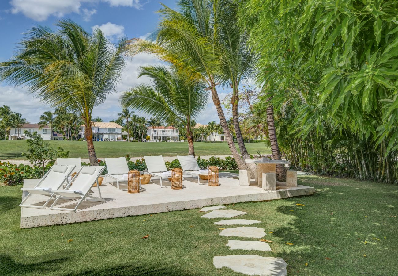 Villa in Punta Cana - Tortuga C41 - Colonial - Style Villa With Golf View