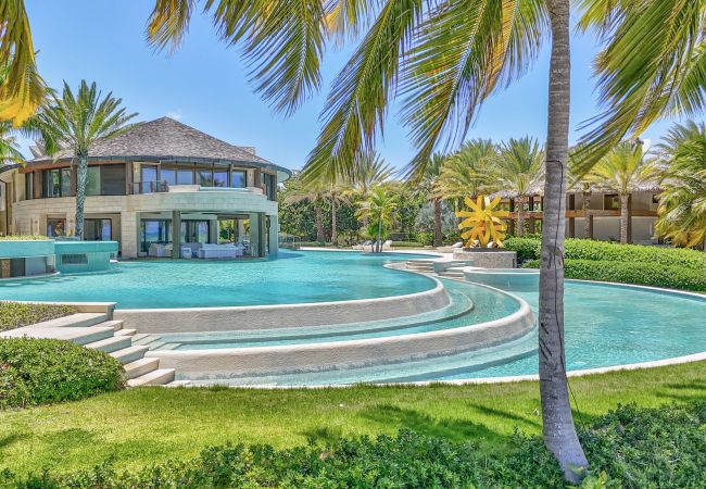 Villa/Dettached house in Punta Cana - Blue Oasis - Beachfront With Breathtaking Views 