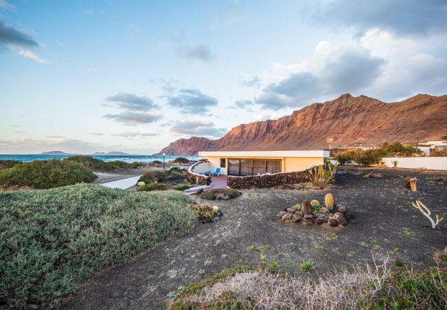 Bungalow in  Famara - Famara Sunset Bungalow