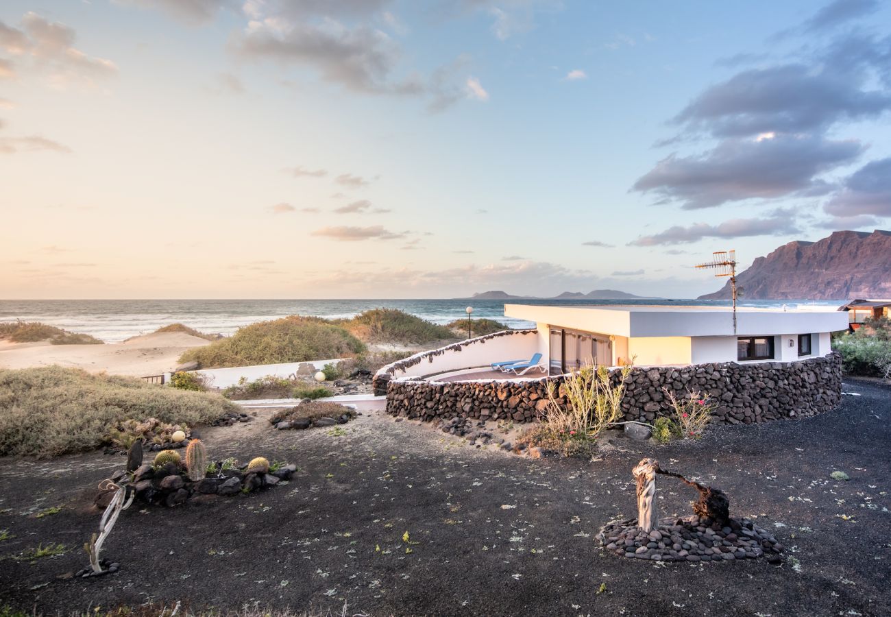 Bungalow in  Famara - Famara Sunset Bungalow