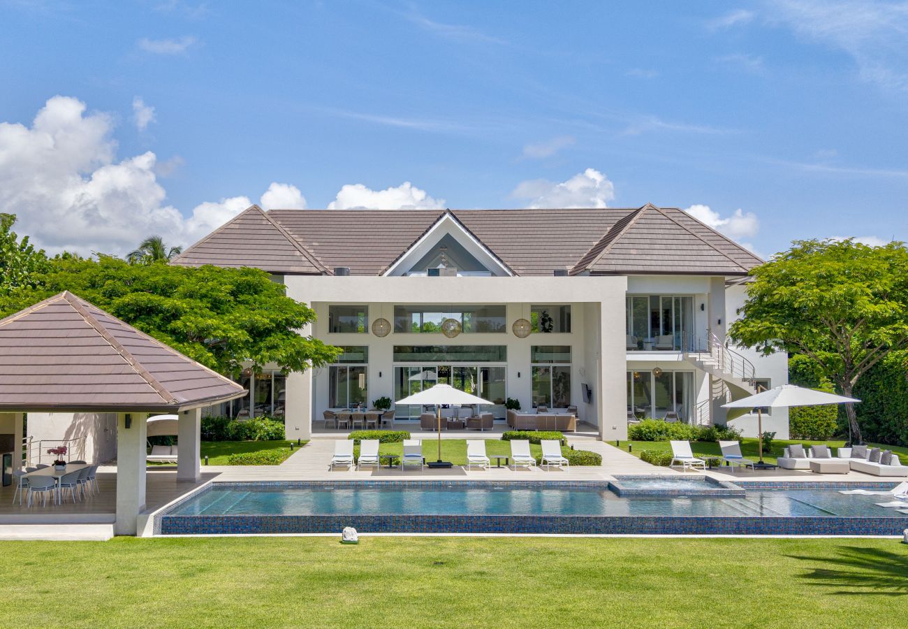 Villa in Punta Cana - Villa Mariposa | Luxury Golffront Villa in Punta Cana