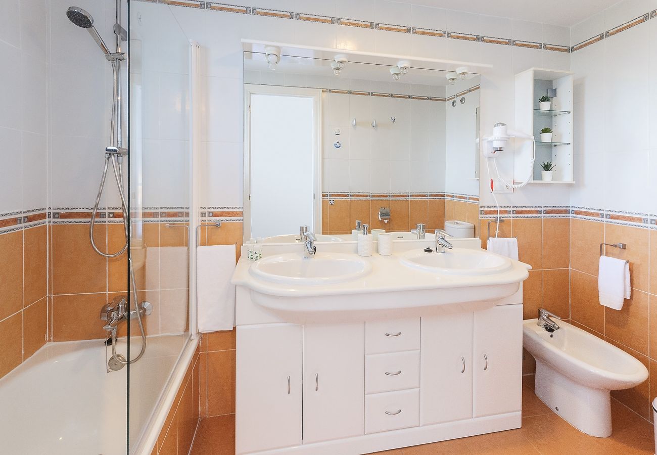 Appartamento a Playa de Gandía - Grazioso appartamento in un complesso recintato e familiare vicino alla spiaggia. Piscina / Wifi / palestra / barbecue