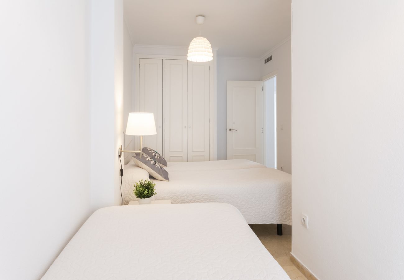 Appartamento a Playa de Gandía - Nuovo appartamento in un unico Resort, aria condizionata, WIFI GRATUITO, pagaia. Ideale per le famiglie