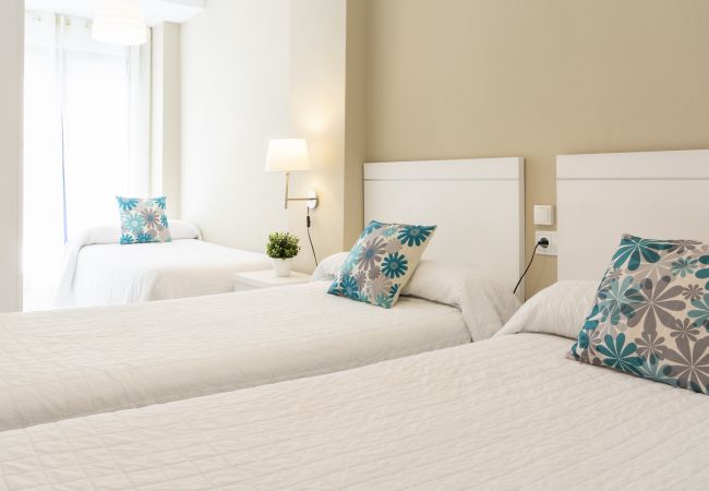 Appartamento a Playa de Gandía - Decorato in stile moderno, con wifi, piscine, area per bambini Appartamento a Playa de Gandía - Decorato in stile moderno, con wifi, piscine, area per bambini