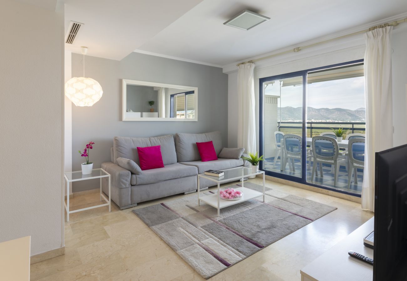 Appartamento a Playa de Gandía - Appartamento con piscina / wifi / barbecue. Decorazione moderna Ideale per le famiglie.