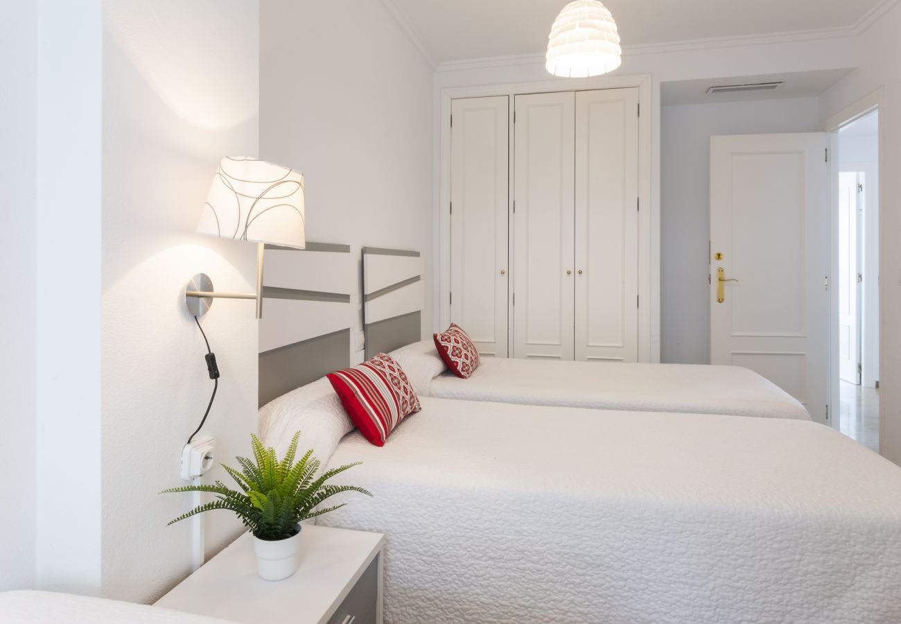 Appartamento a Playa de Gandía - Appartamento arredato in stile moderno, con wifi, piscine, area per bambini