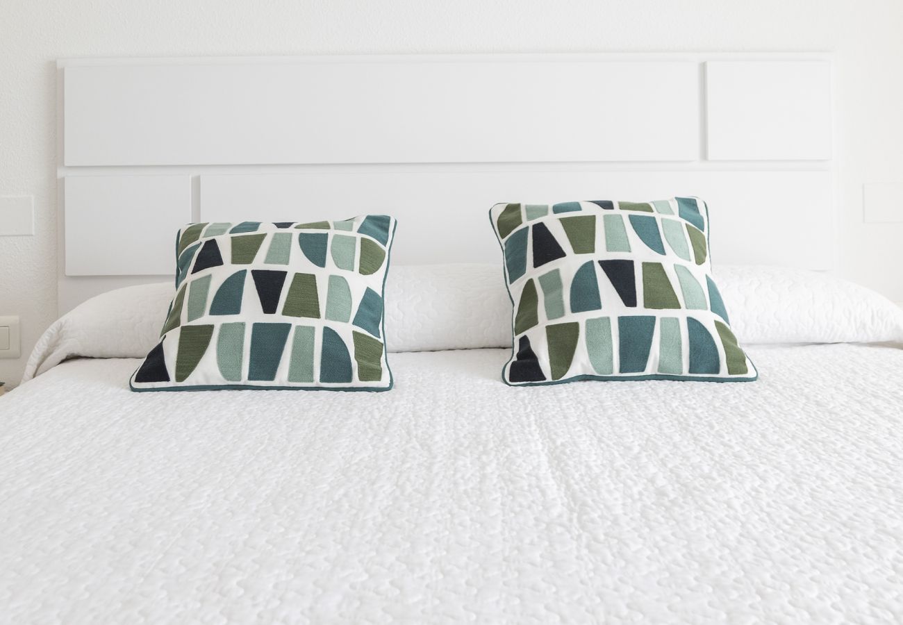 Appartamento a Playa de Gandía - Incredibile appartamento in stile moderno, wifi, piscine, parco giochi, barbecue