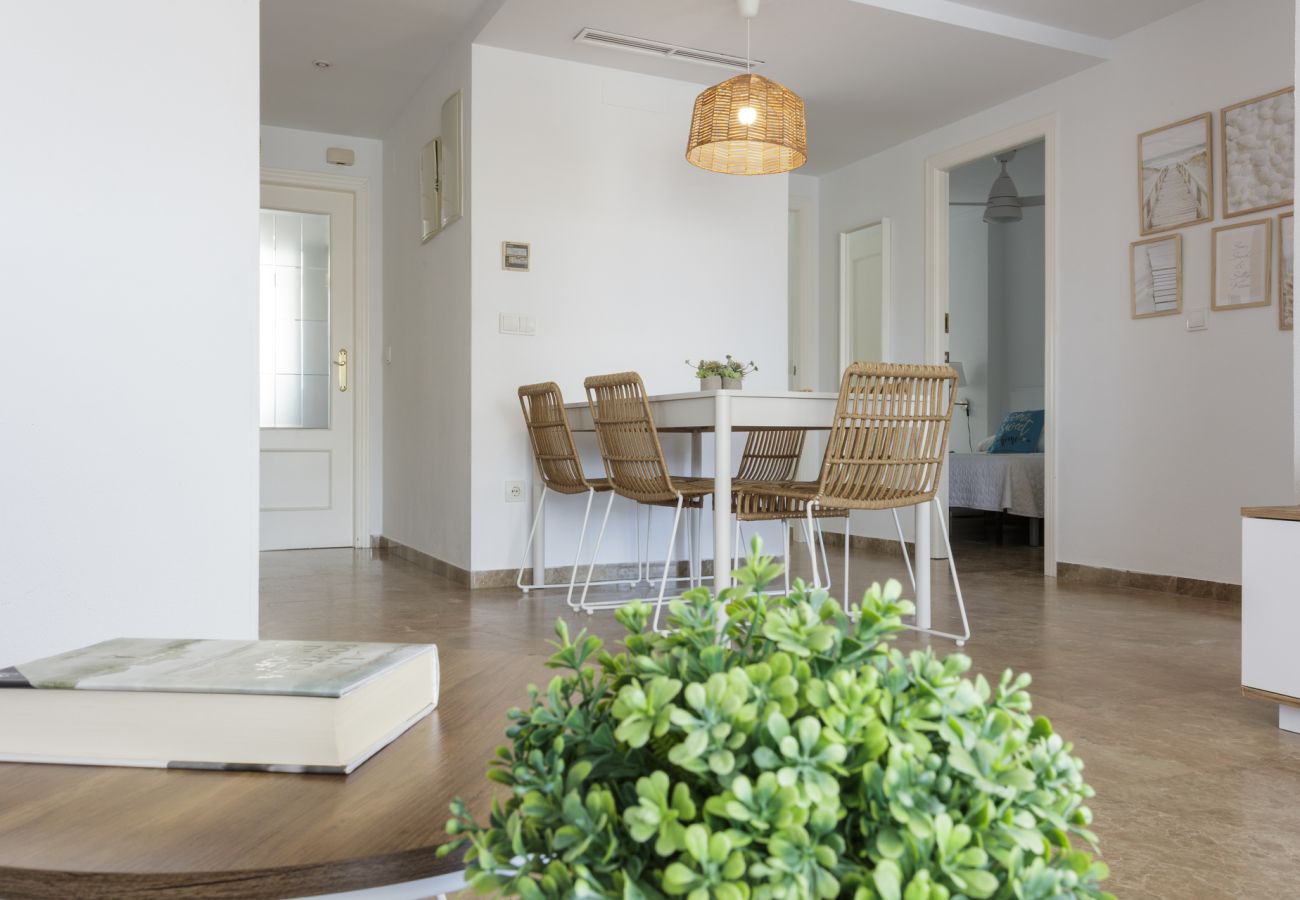Appartamento a Playa de Gandía - Incredibile appartamento in stile moderno, wifi, piscine, parco giochi, barbecue -  Affitto solo per famiglie
