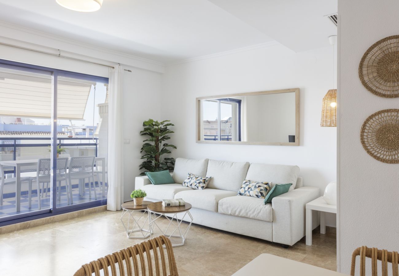 Appartamento a Playa de Gandía - Incredibile appartamento in stile moderno, wifi, piscine, parco giochi, barbecue -  Affitto solo per famiglie