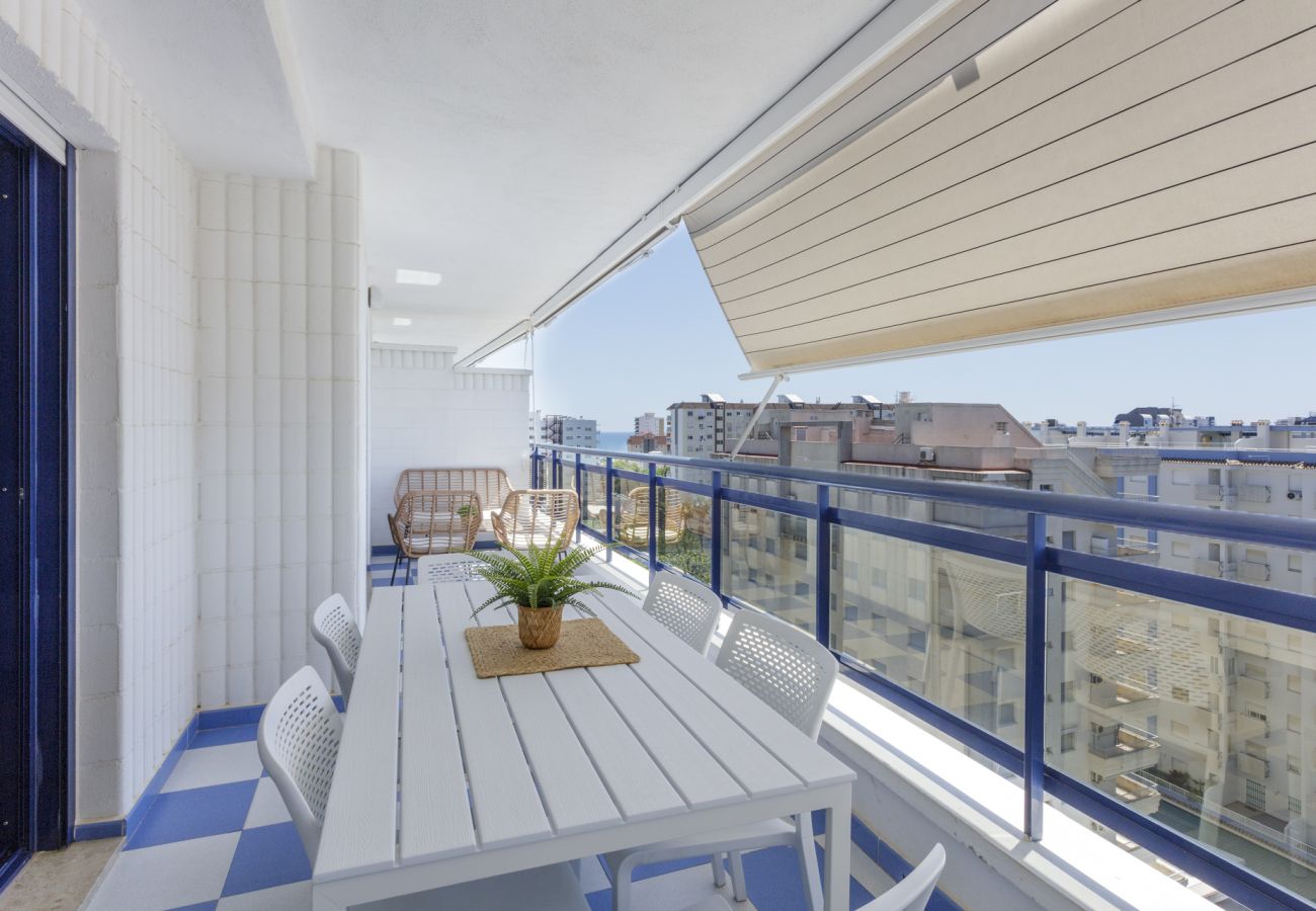 Appartamento a Playa de Gandía - Incredibile appartamento in stile moderno, wifi, piscine, parco giochi, barbecue -  Affitto solo per famiglie