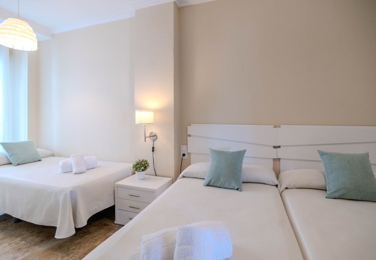 Appartamento a Playa de Gandía - Appartamento con decorazioni moderne - Affitto solo per famiglie