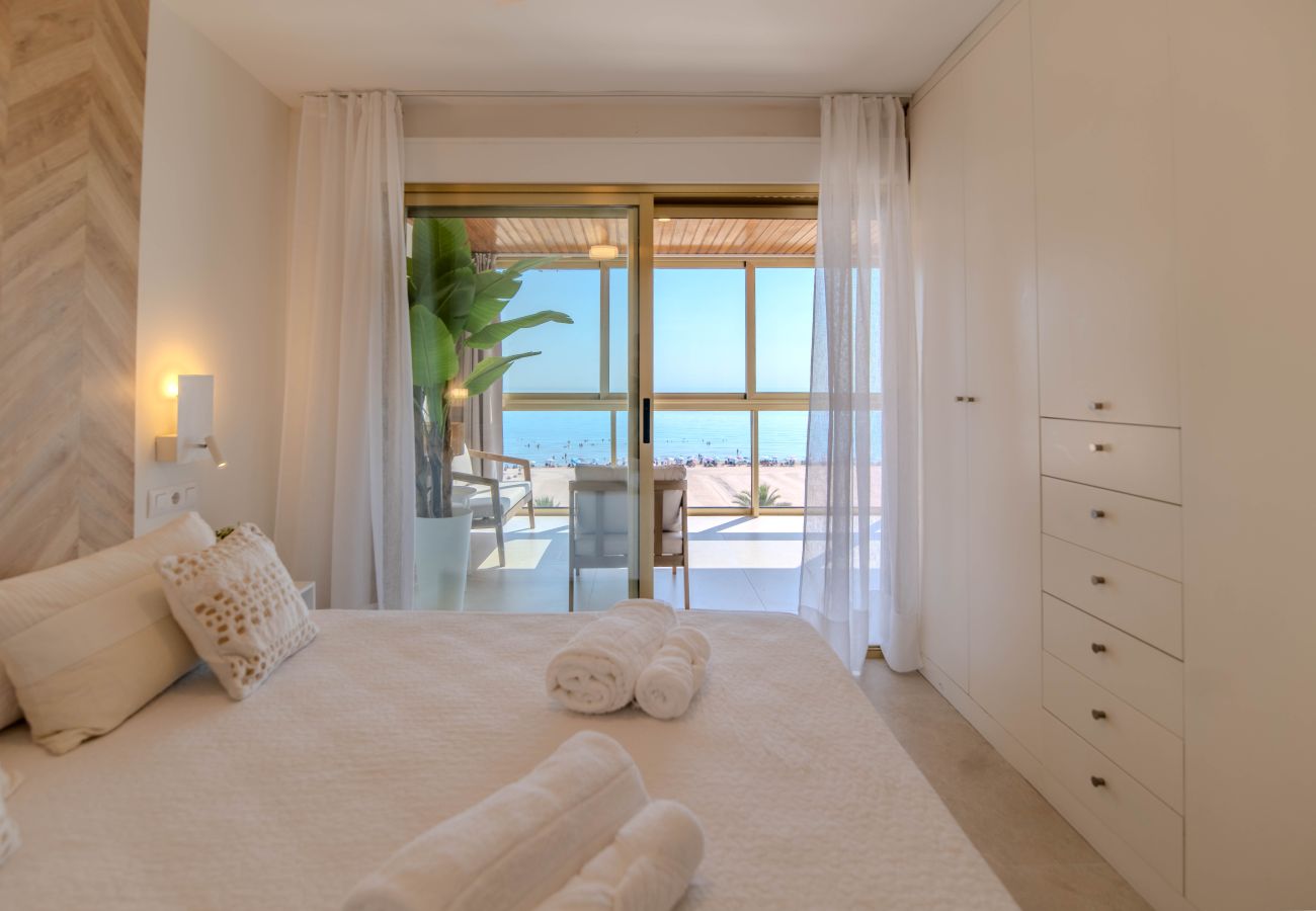 Appartamento a Playa de Gandía - Lussuosa e bella proprietà sulla spiaggia con tre camere da letto - Affitto solo per famiglie