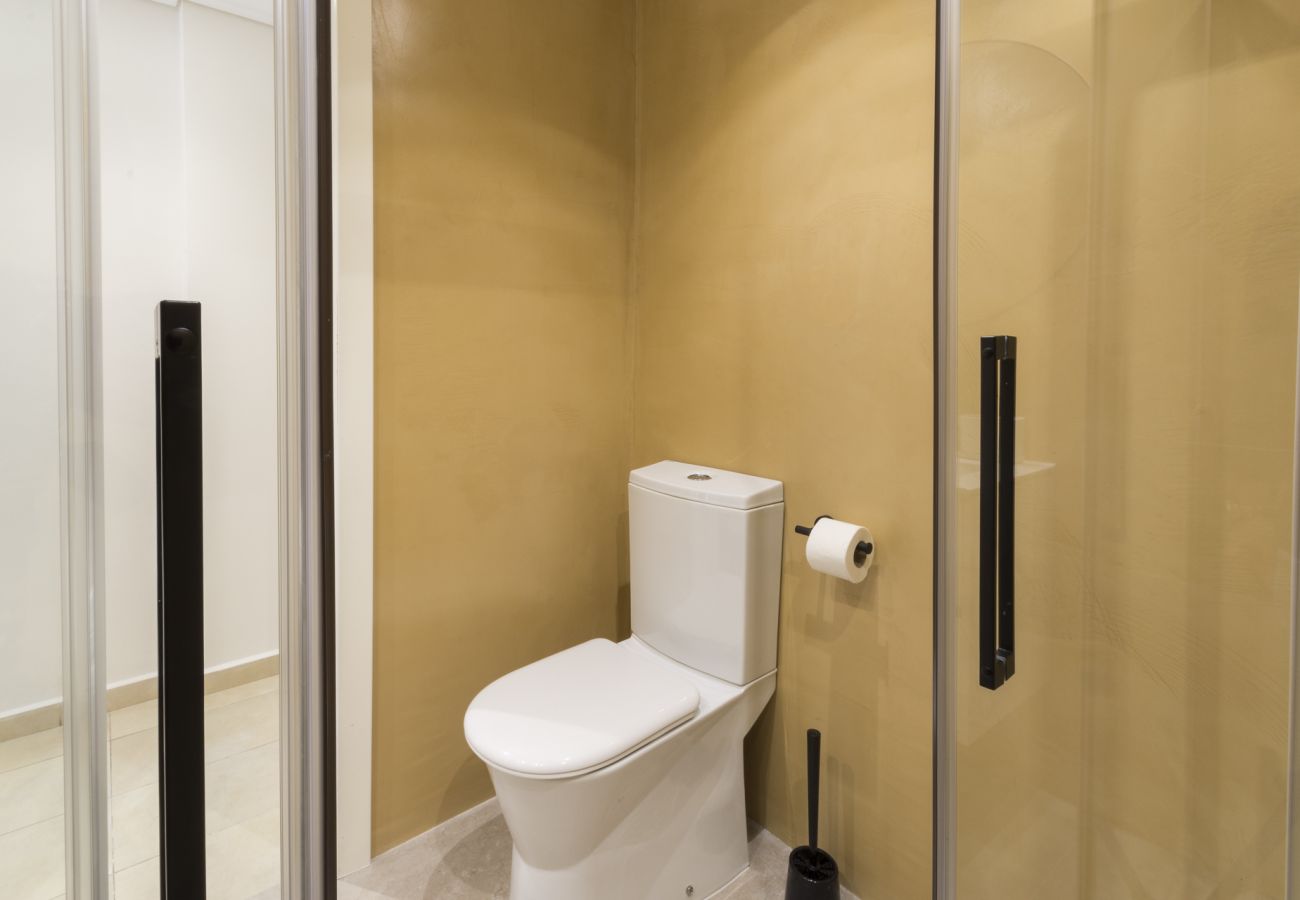 Appartamento a Playa de Gandía - Appartamento con cucina per ufficio. Decorazione moderna Accanto al porto. Wifi