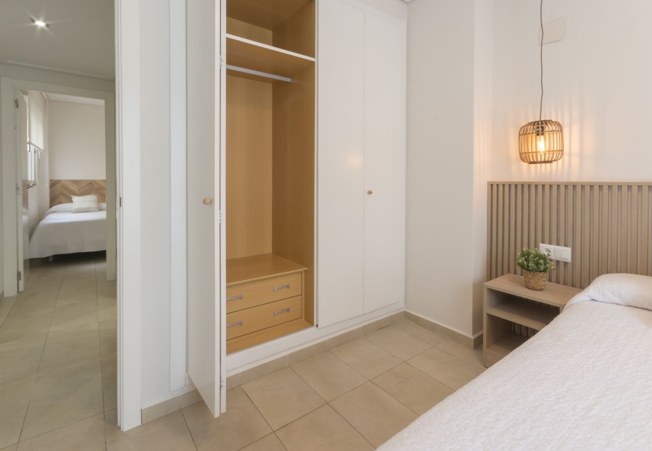 Appartamento a Playa de Gandía - Appartamento con cucina per ufficio. Decorazione moderna Accanto al porto. Wifi