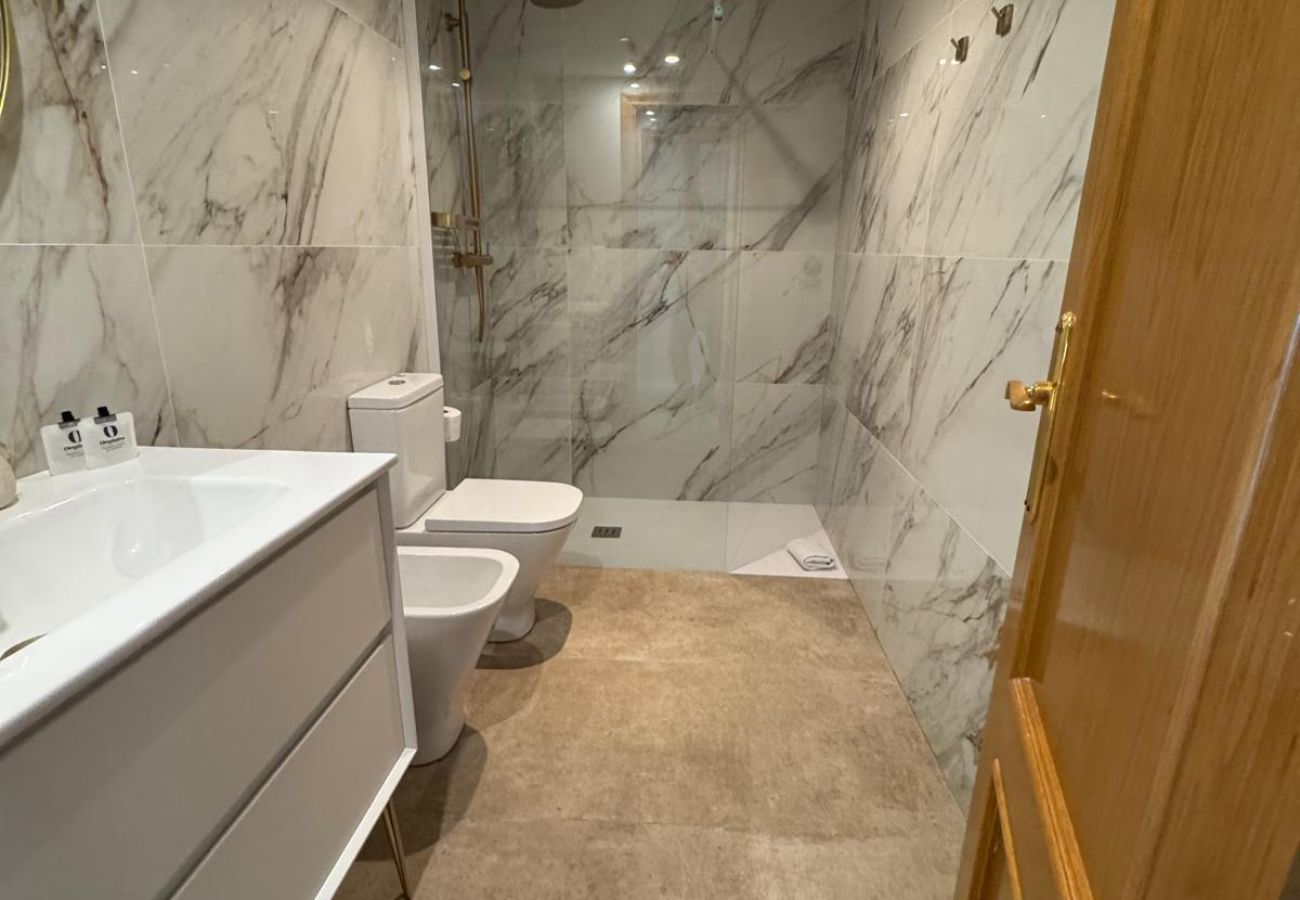 Appartamento a Playa de Gandía - Appartamento con vista sul mare situato a pochi passi dalla spiaggia. Decorazione elegante!