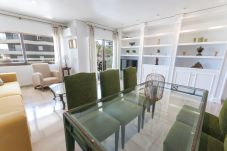 Appartamento a Playa de Gandía - Appartamento con vista sul mare situato a pochi passi dalla spiaggia. Decorazione elegante!