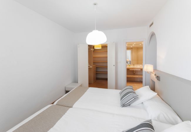 Appartamento a Playa de Gandía - Appartamento con vista sul mare situato a pochi passi dalla spiaggia. Wifi gratuito Appartamento a Playa de Gandía - Appartamento con vista sul mare situato a pochi passi dalla spiaggia. Wifi gratuito