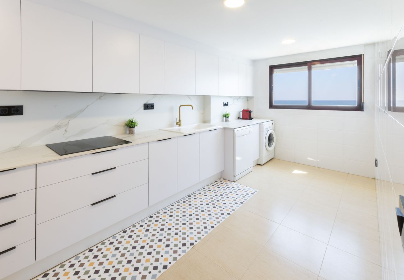 Appartamento a Playa de Gandía -  Bella proprietà con 3 camere da letto. Pool. TV satellitare Wifi