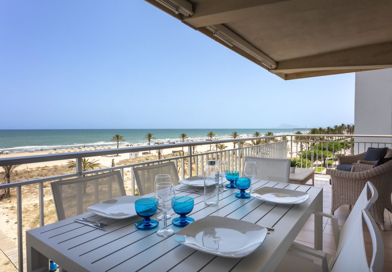 Appartamento a Playa de Gandía - Favoloso appartamento in prima linea di spiaggia. Decorazione elegante!