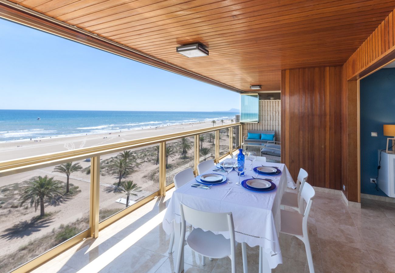 Appartamento a Playa de Gandía -  Incredibile appartamento con 3 camere da letto di fronte al mare