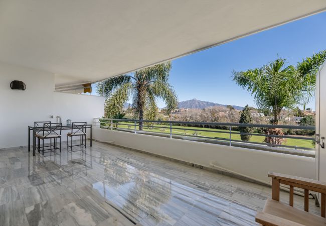 Appartamento a San Pedro de Alcántara -  Impresionante dúplex junto al golf y terraza junto a la playa Appartamento a San Pedro de Alcántara -  Impresionante dúplex junto al golf y terraza junto a la playa