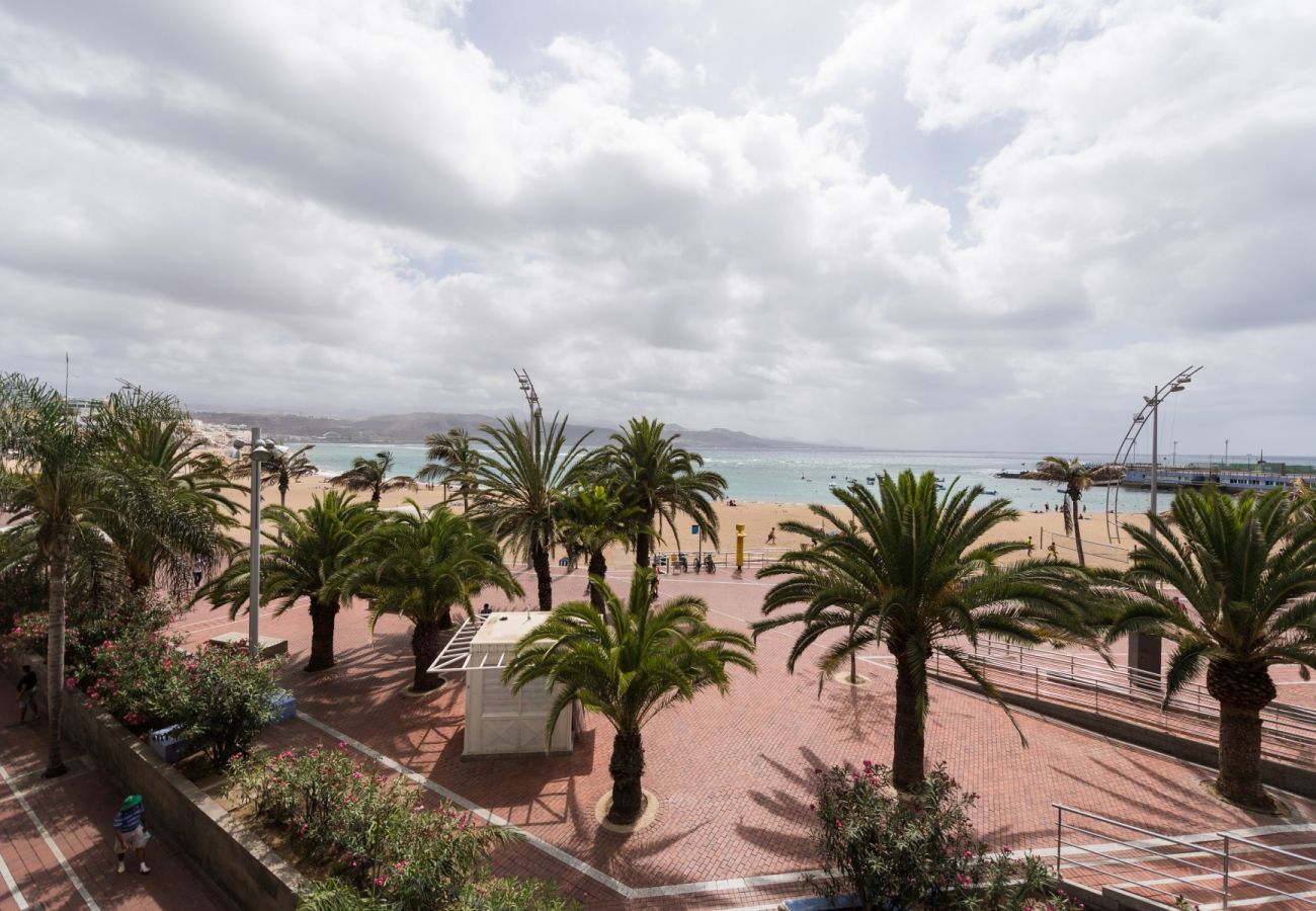Casa a Las Palmas de Gran Canaria - Great balcony over blue sea By CanariasGetaway  Casa a Las Palmas de Gran Canaria - Great balcony over blue sea By CanariasGetaway
