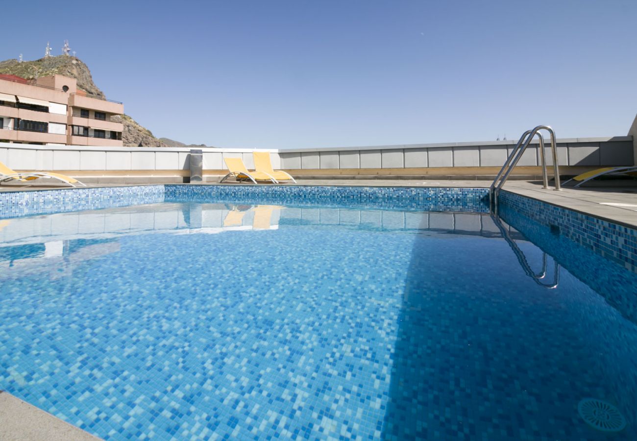 Appartamento a Tenerife - HomeForGuest NEWLY RENOVATED FLAT WITH ROOFTOP POOL    