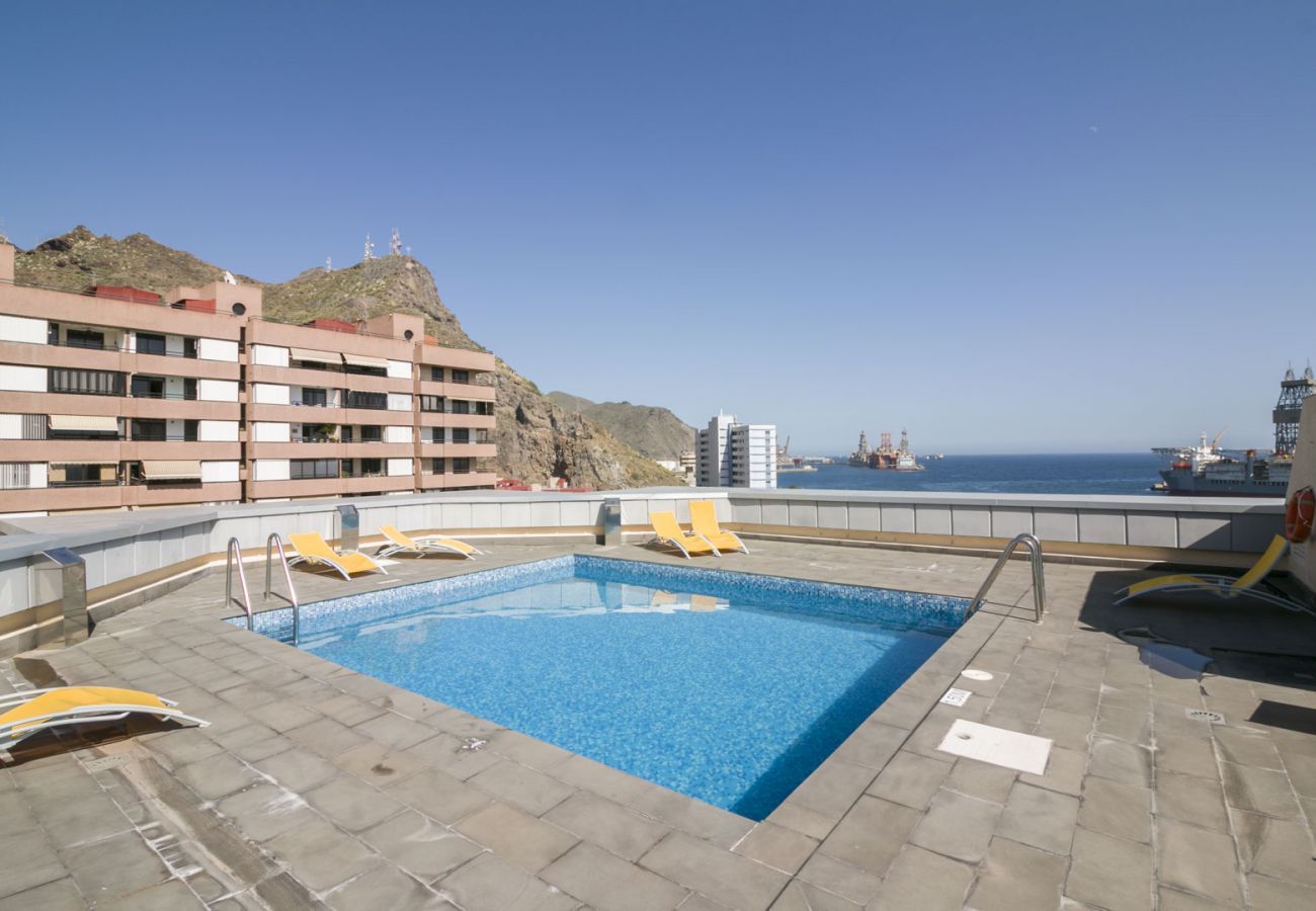 Appartamento a Tenerife - HomeForGuest NEWLY RENOVATED FLAT WITH ROOFTOP POOL    