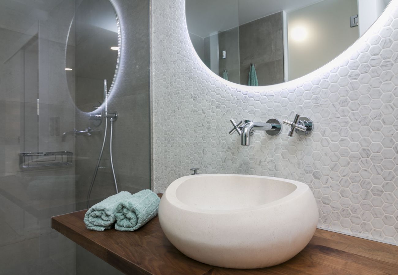 Appartamento a Tenerife - HomeForGuest NEWLY RENOVATED FLAT WITH ROOFTOP POOL    