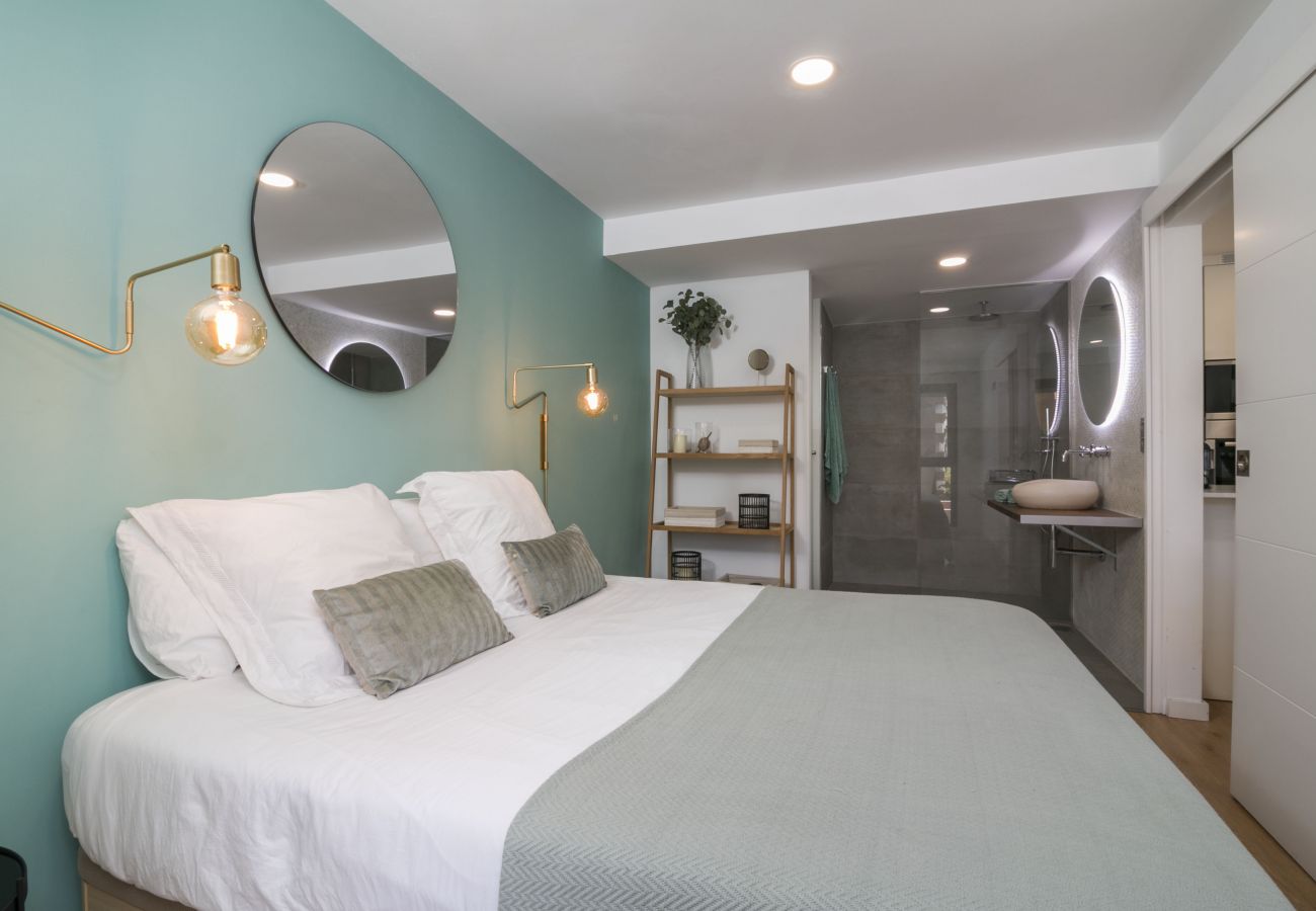Appartamento a Tenerife - HomeForGuest NEWLY RENOVATED FLAT WITH ROOFTOP POOL    