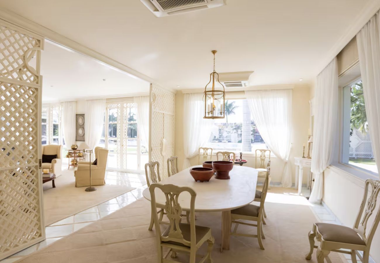 Villa a San Bartolomé de Tirajana - Sunset Luxe Retreat