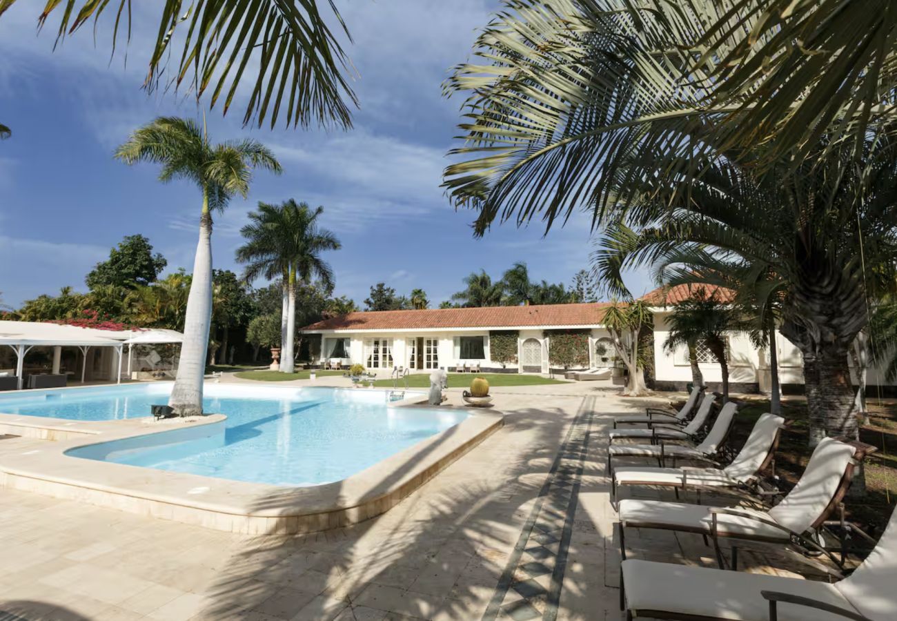 Villa a San Bartolomé de Tirajana - Sunset Luxe Retreat