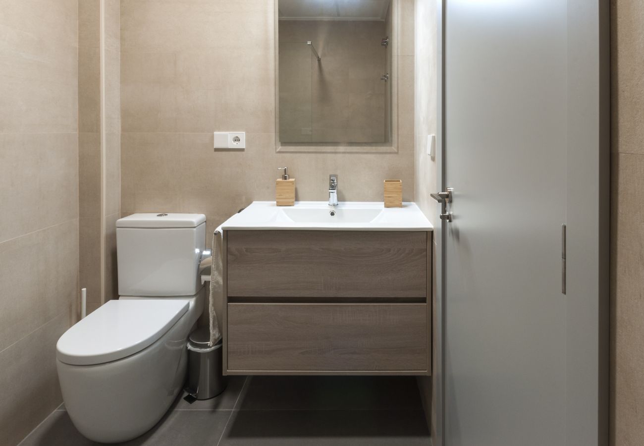 Appartamento a Playa de Gandía - Rinnovate suite con 3 camere con bagno. Vista sul mare.