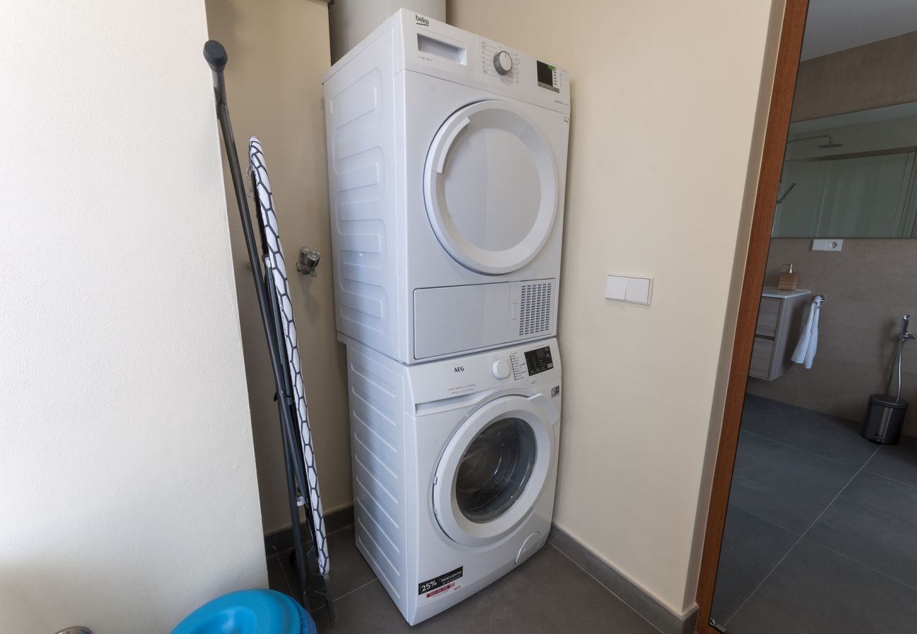 Appartamento a Playa de Gandía - Rinnovate suite con 3 camere con bagno. Vista sul mare.