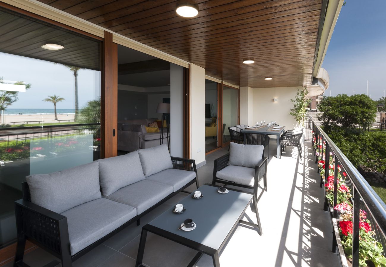 Appartamento a Playa de Gandía - Rinnovate suite con 3 camere con bagno. Vista sul mare.