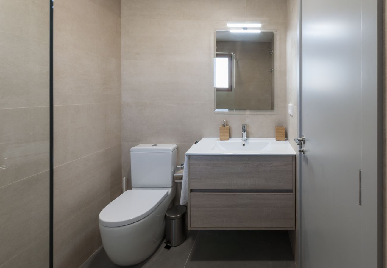 Appartamento a Playa de Gandía - Rinnovate suite con 3 camere con bagno. Vista sul mare.