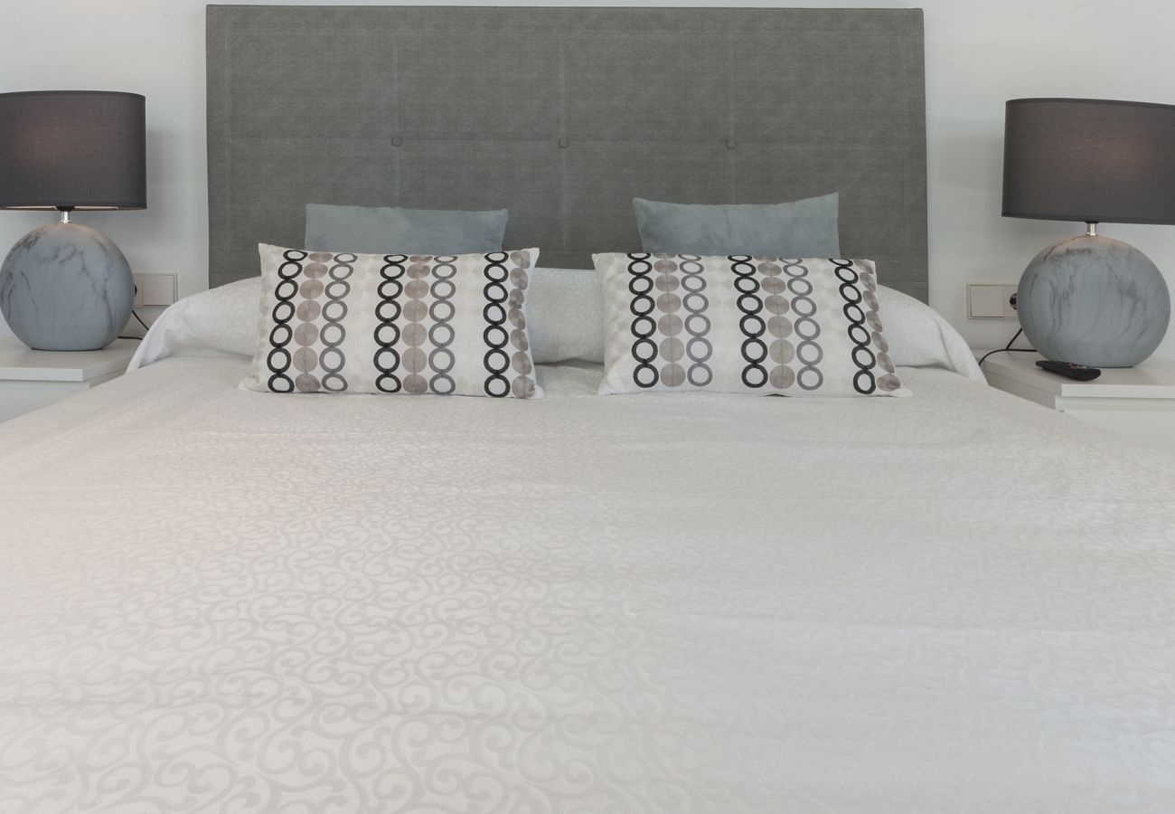 Appartamento a Playa de Gandía - Rinnovate suite con 3 camere con bagno. Vista sul mare.