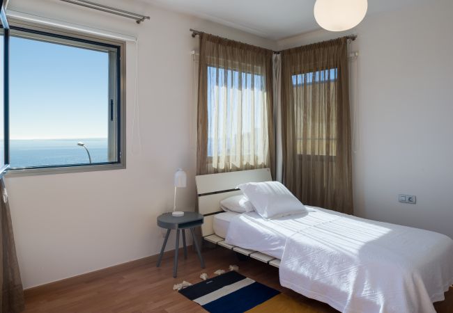 Villa a Tenerife - Villa with Sea Views, Pool, Gym, Cinema & ProAudio - HomeForGuest Villa a Tenerife - Villa with Sea Views, Pool, Gym, Cinema & ProAudio - HomeForGuest