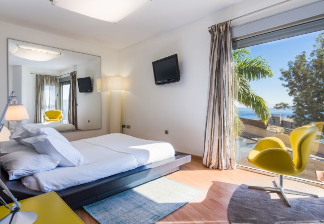 Villa a Tenerife - Villa with Sea Views, Pool, Gym, Cinema & ProAudio - HomeForGuest Villa a Tenerife - Villa with Sea Views, Pool, Gym, Cinema & ProAudio - HomeForGuest