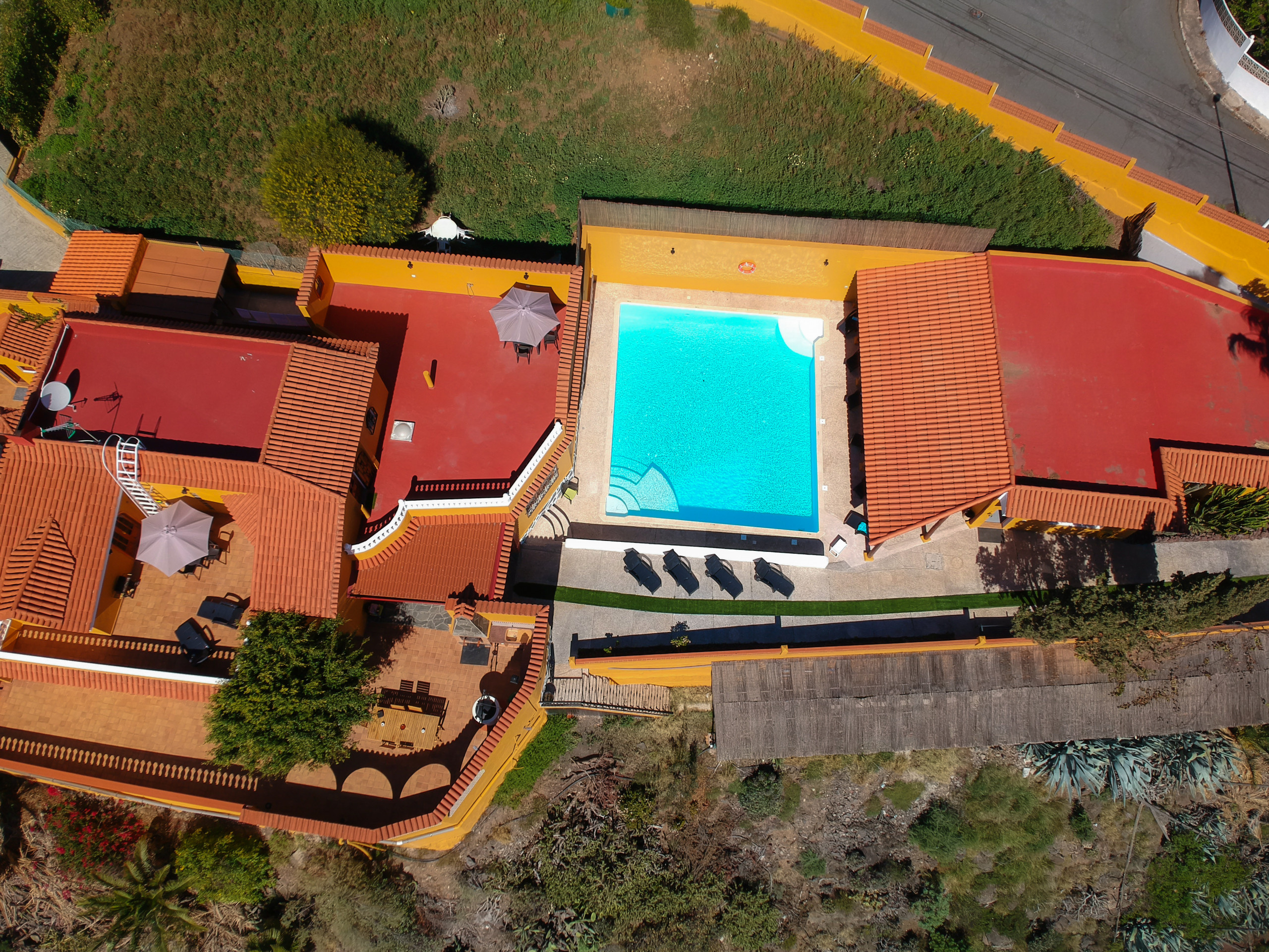 LOVELY CANALINA, BBQ, POOL, WIFI, SEAVIEWS!