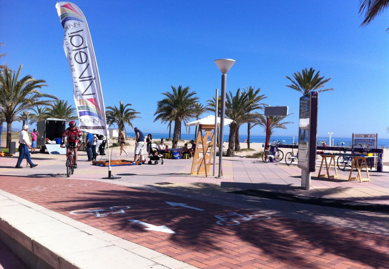 Appartamento a Playa de Gandía - Accogliente con stile mediterraneo, a pochi metri dalla spiaggia. A / C e wifi gratuito. Terrazza con vista sul mare
