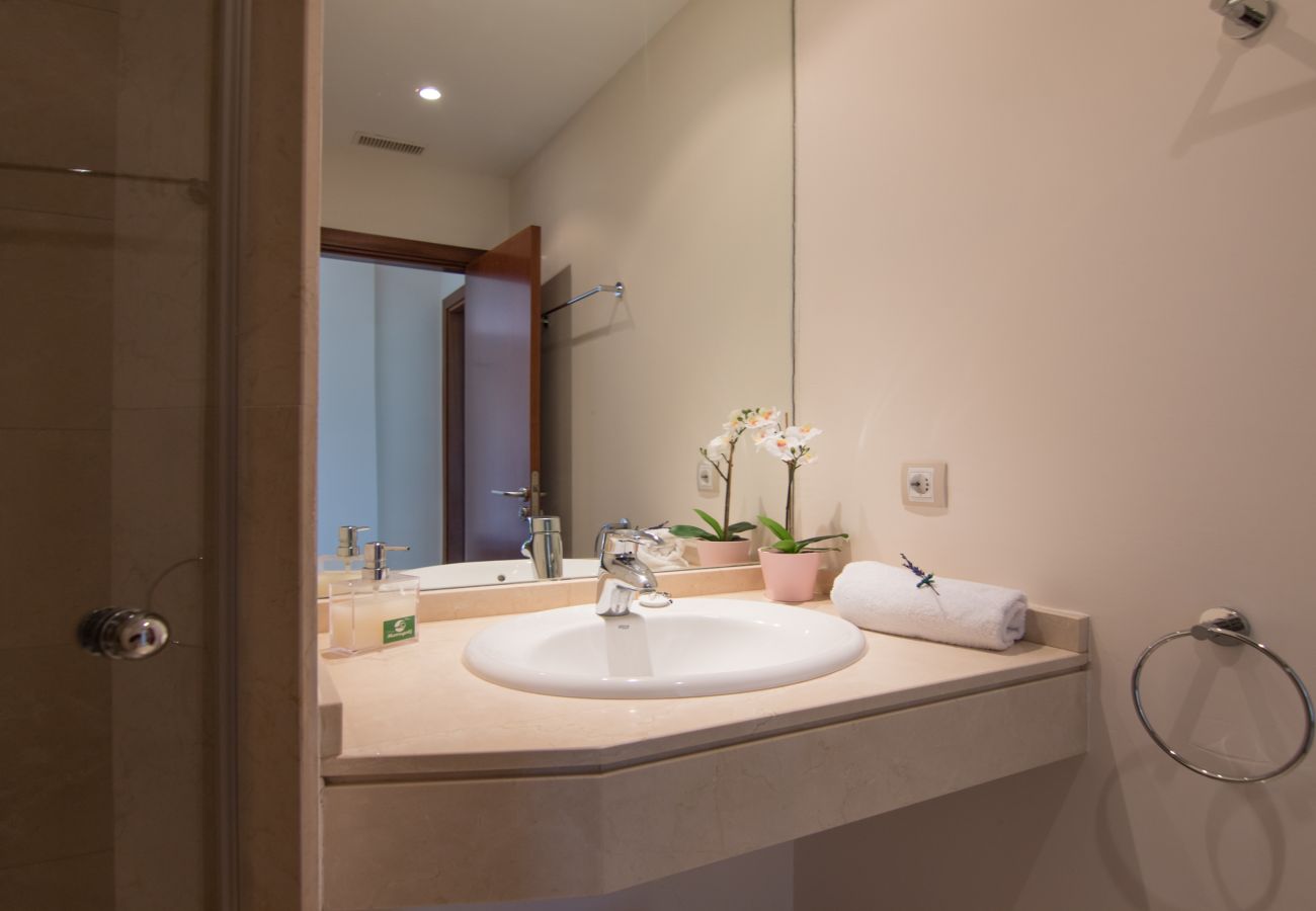 Villa a San Bartolomé de Tirajana - HomeForGuest Salobre Golf Villa, piscina, wifi, vista mozzafiato