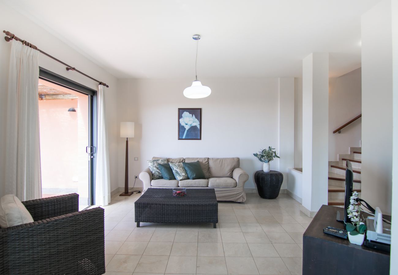 Villa a San Bartolomé de Tirajana - HomeForGuest Salobre Golf Villa, piscina, wifi, vista mozzafiato