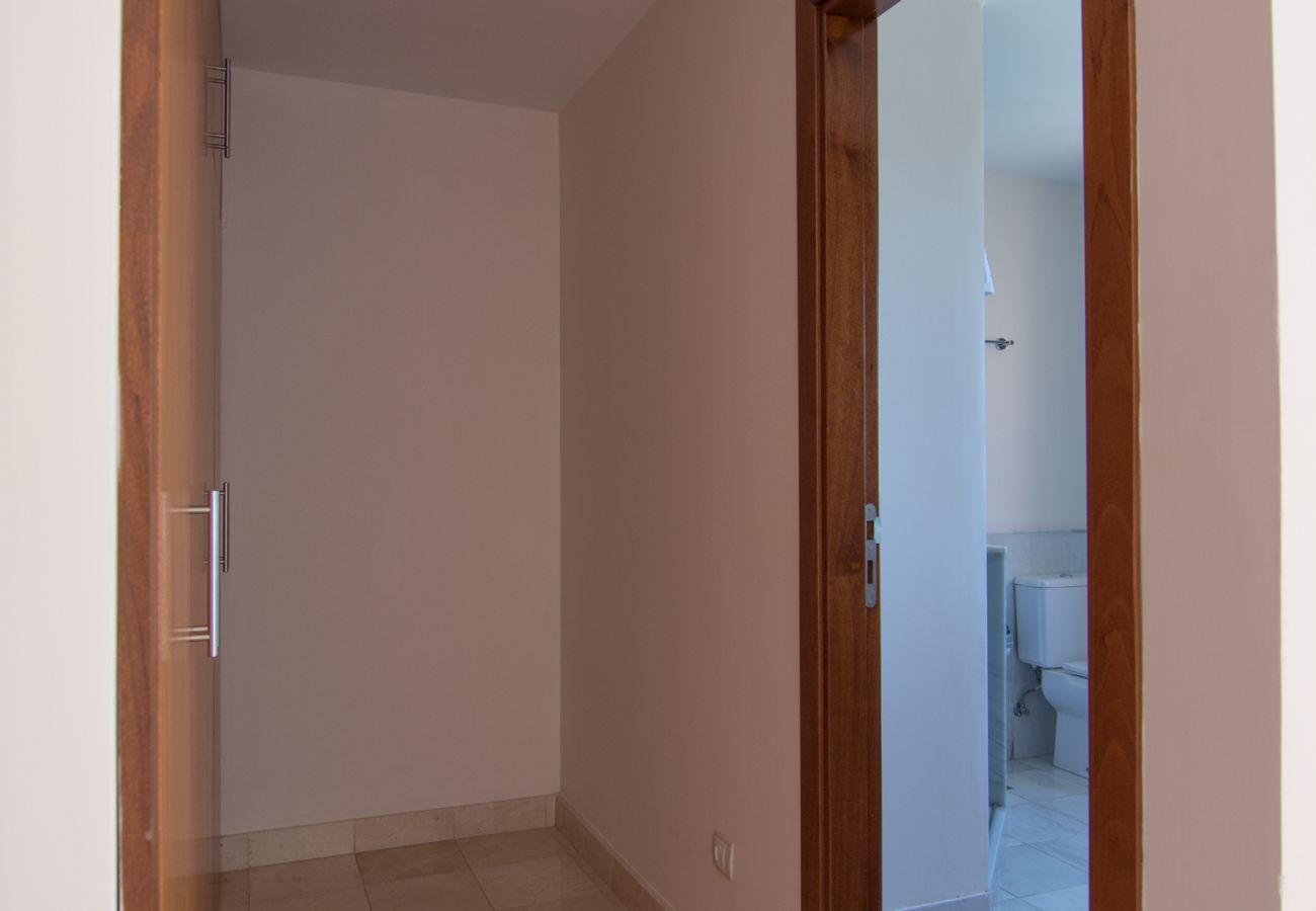 Villa a San Bartolomé de Tirajana - HomeForGuest Salobre Golf Villa, piscina, wifi, vista mozzafiato